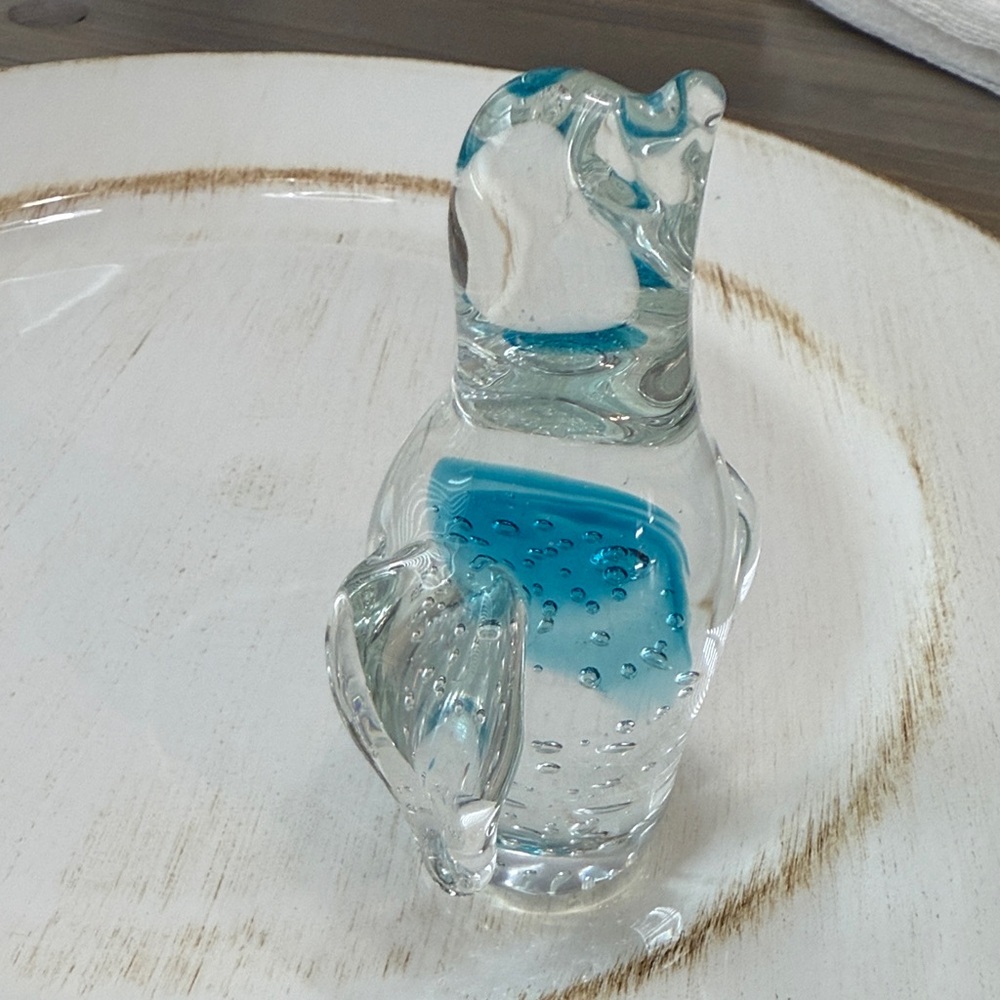 Elegant Glass Penguin Figurine - Blue and Clear